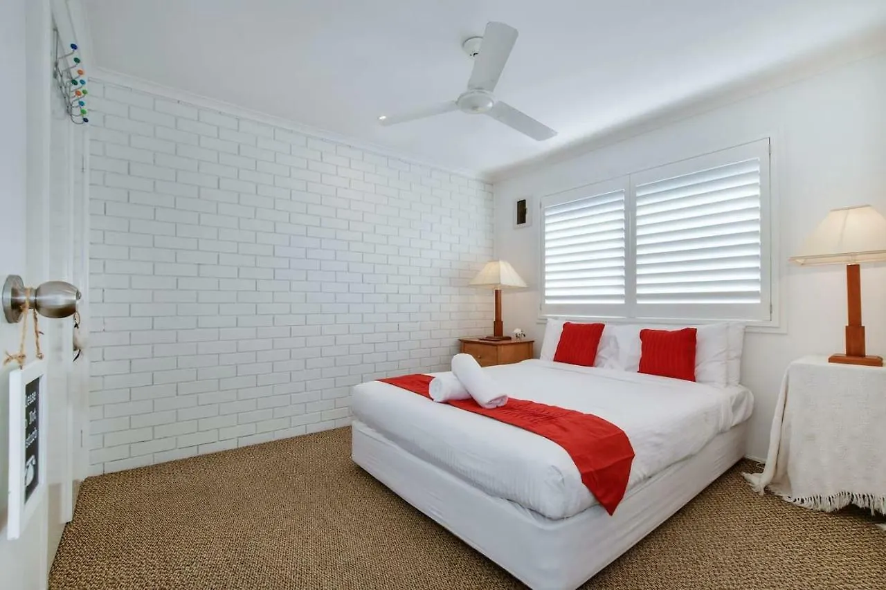 2 Bedroom Unit Mooloolaba- Walk To The Beach Mooloolaba