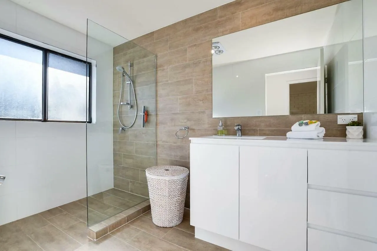 2 Bedroom Unit Mooloolaba- Walk To The Beach 0*, Mooloolaba Australia