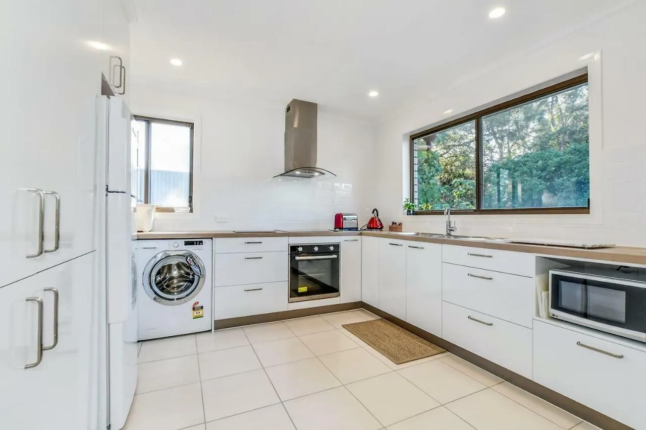 2 Bedroom Unit Mooloolaba- Walk To The Beach