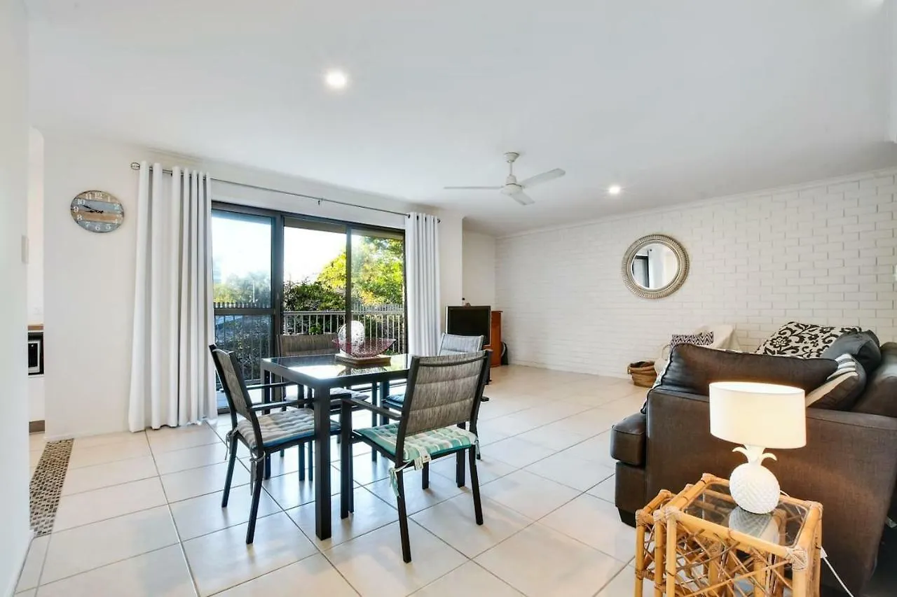 Apartment 2 Bedroom Unit Mooloolaba- Walk To The Beach
